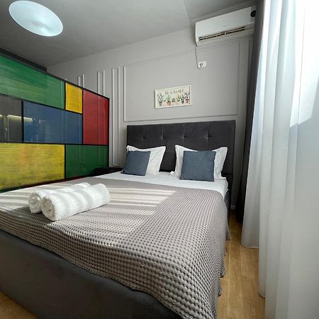 Myslym Shyri'S Apartments Tirana Exterior photo