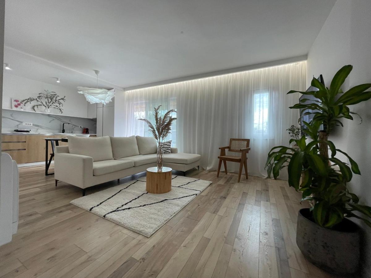 Myslym Shyri'S Apartments Tirana Exterior photo