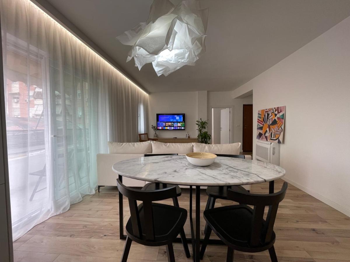 Myslym Shyri'S Apartments Tirana Exterior photo
